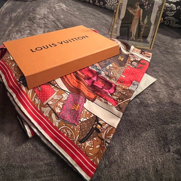 Louis Vuitton Accessories - Louis Vuitton Multicolor Scarf